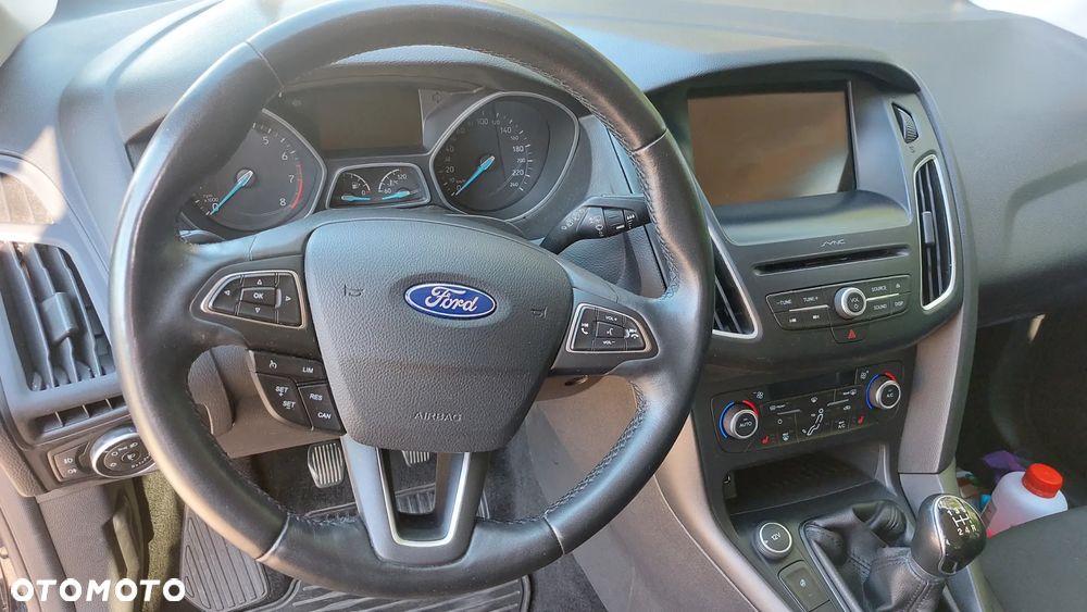 Ford Focus 1.0 EcoBoost Trend - 10