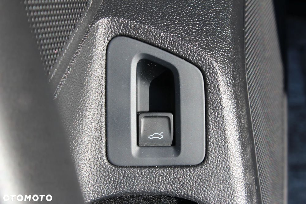 Volkswagen Passat Variant 1.6 TDI (BlueMotion Technology) DSG Comfortline - 14