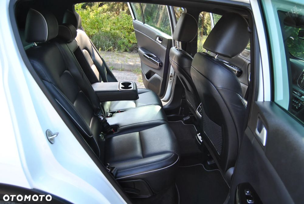 Kia Sportage 2,0 CRDI AWD GT Line - 29