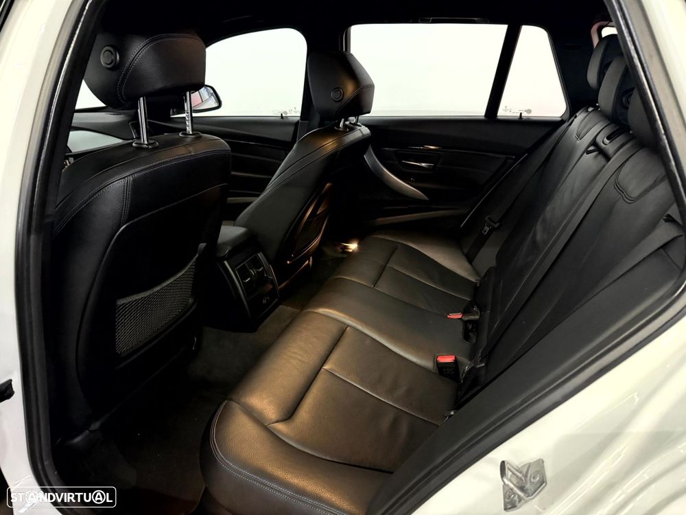 BMW 318 i Pack M Auto - 18