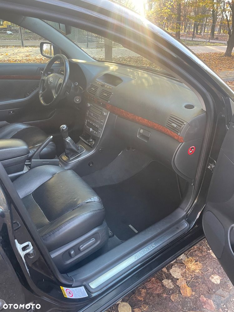 Toyota Avensis 2.0 VVT-i Prestige - 11