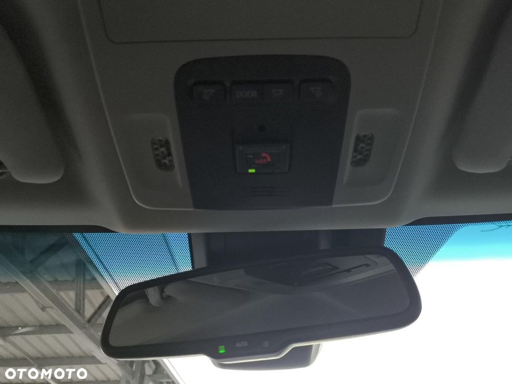 Toyota Camry 2.5 Hybrid Executive CVT - 25