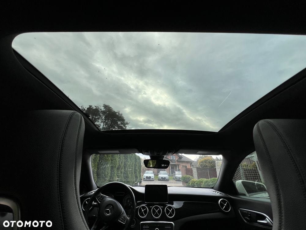 Mercedes-Benz CLA 250 4Matic 7G-DCT AMG Line - 13