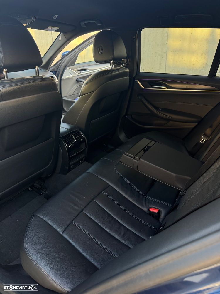 BMW 530 e Pack Desportivo M - 13