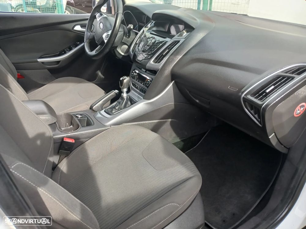 Ford Focus 1.0 SCTi Titanium - 23