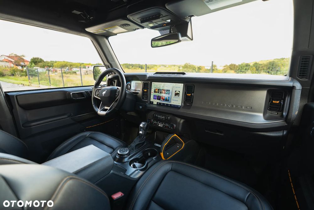 Ford Bronco - 27