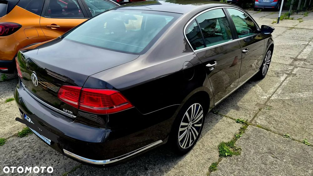 Volkswagen Passat 2.0 TDI Comfortline DSG - 4