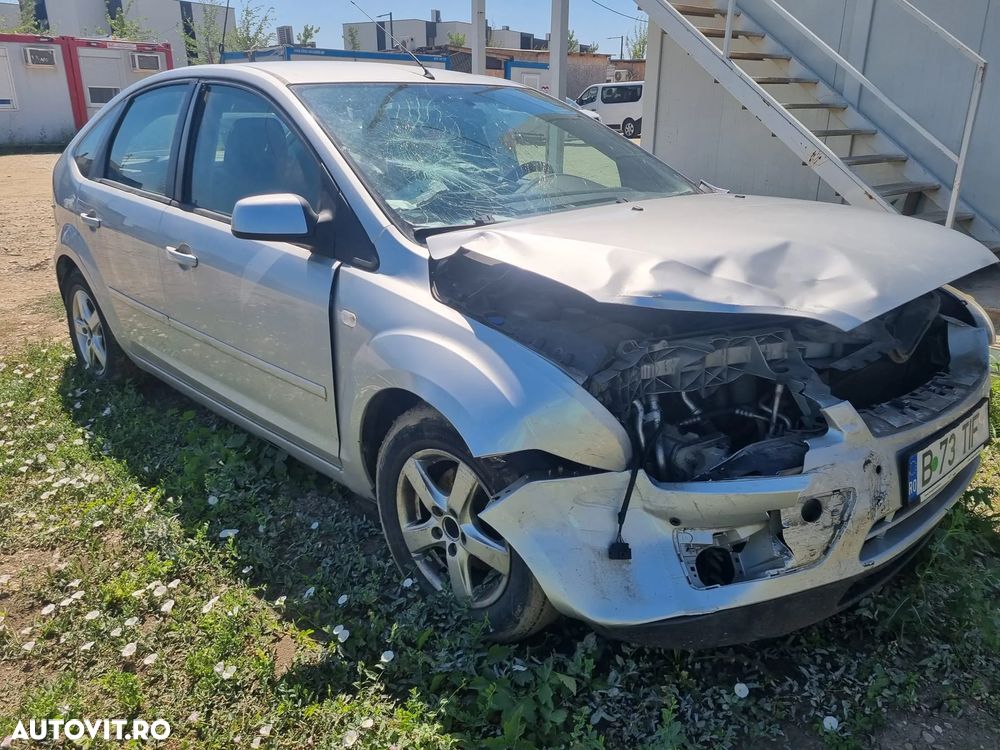 Ford Focus 1.4i Trend - 28