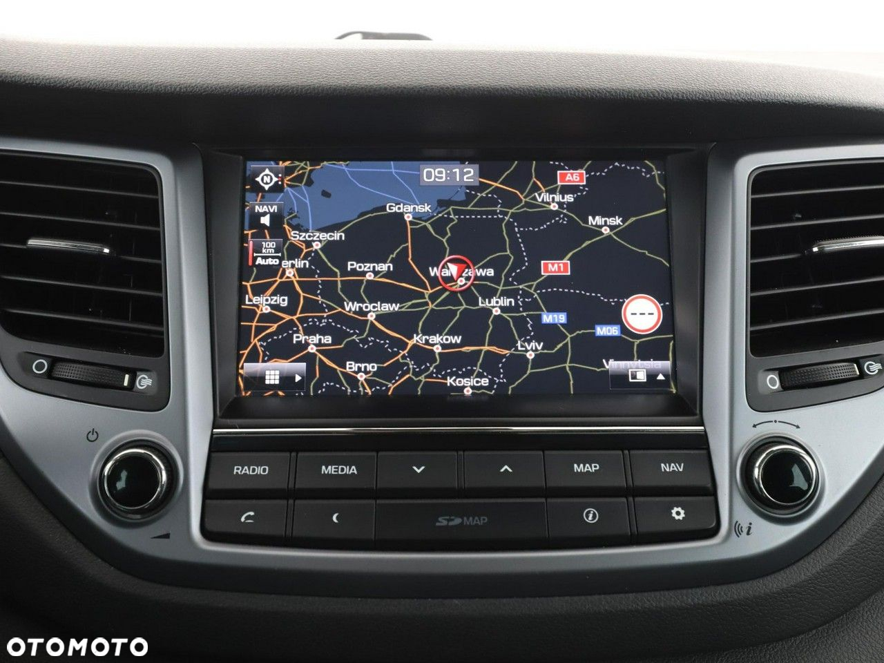 Hyundai Tucson 1.7 CRDI BlueDrive Style 2WD - 24