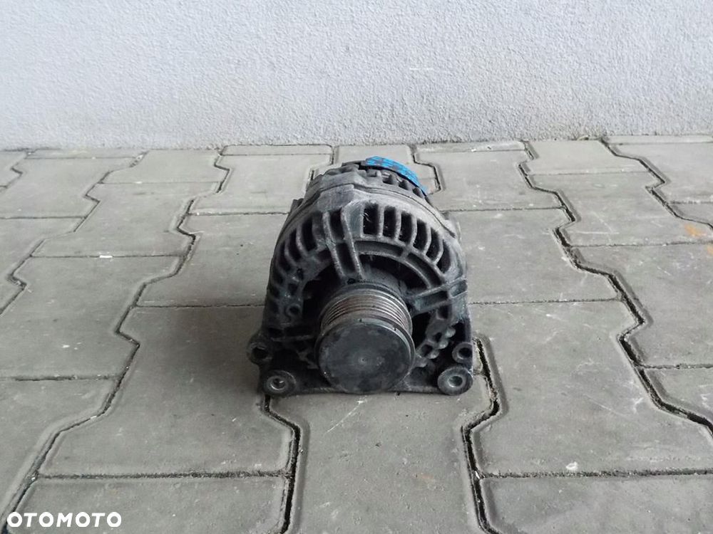 VW CRAFTER 2.5 TDI ALTERNATOR 110 A - 1