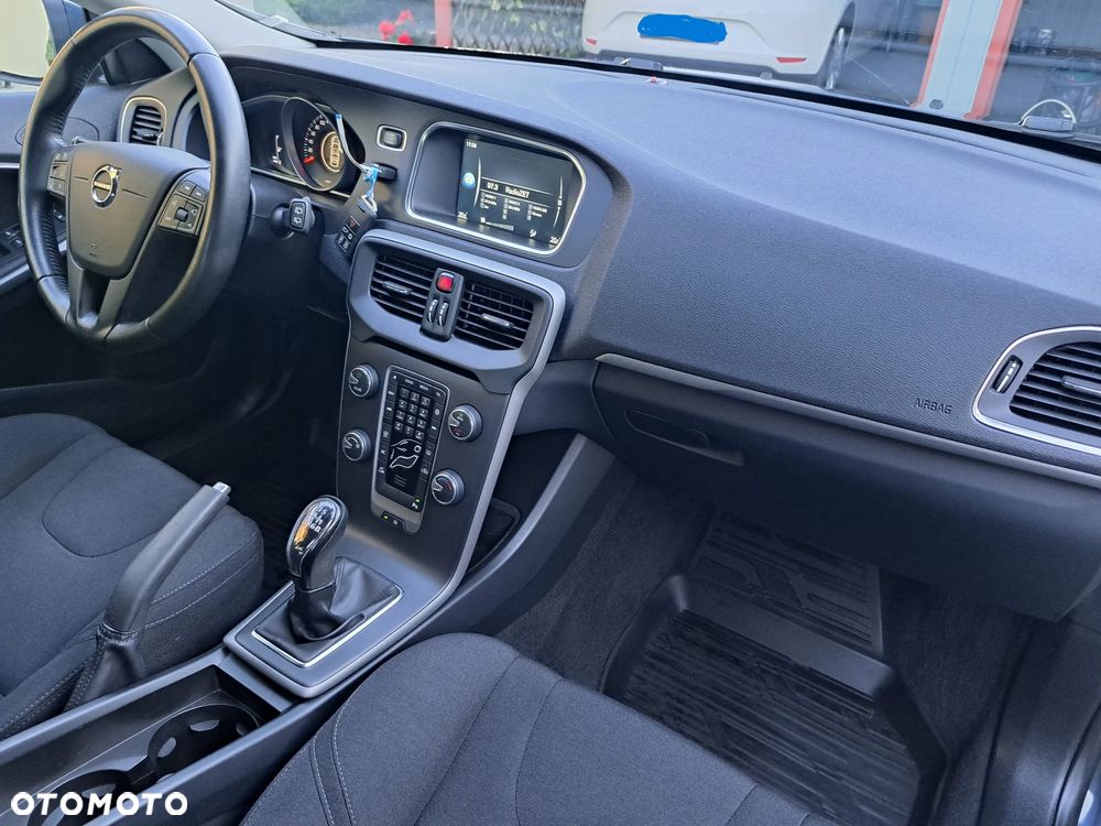 Volvo V40 D2 - 22