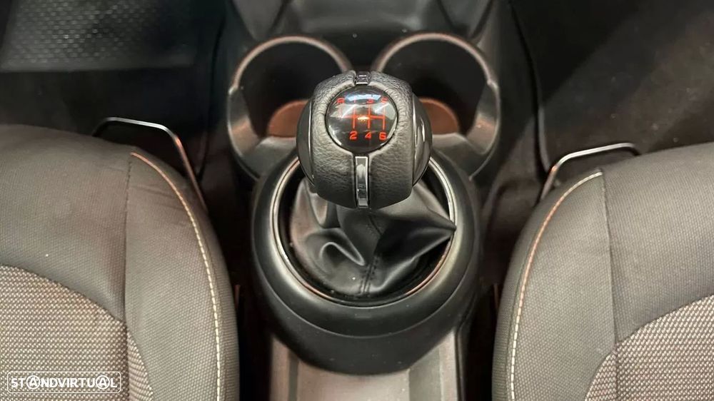 MINI 3 Portas One D - 32