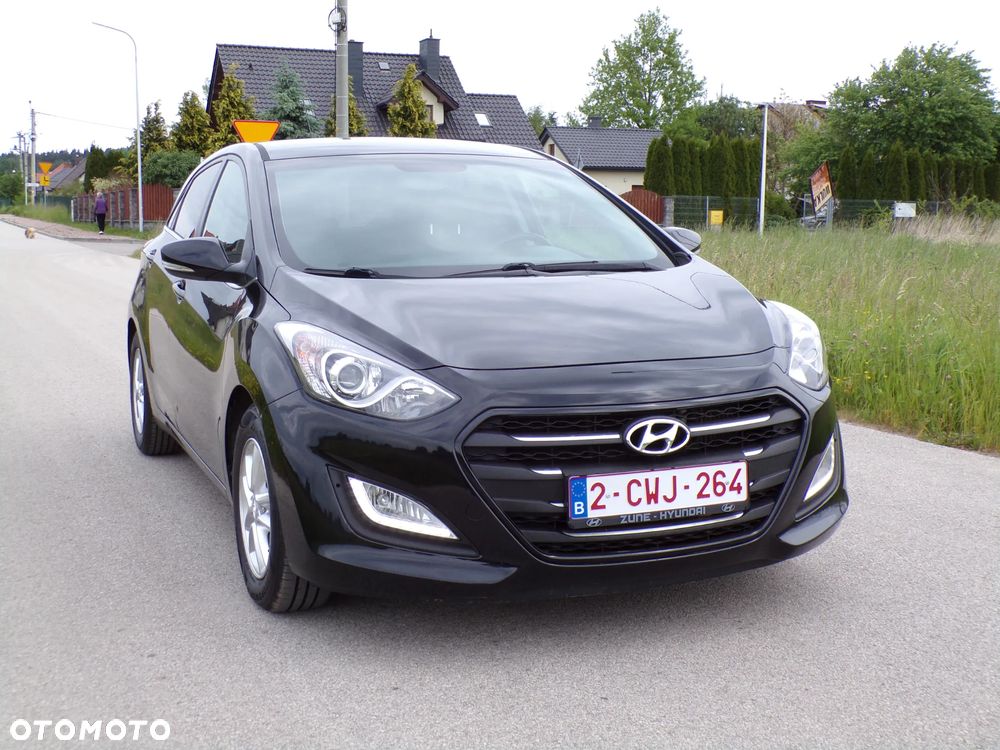 Hyundai i30 blue 1.6 CRDi Passion - 3