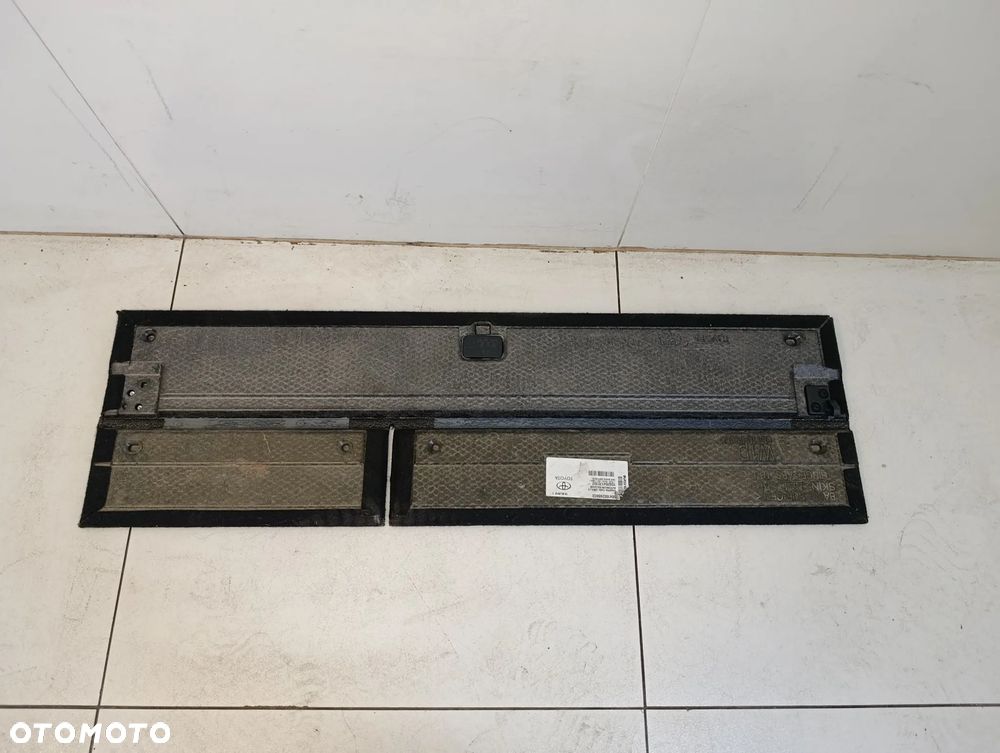 Podłoga bagażnika Toyota Corolla E21 kombi - 4