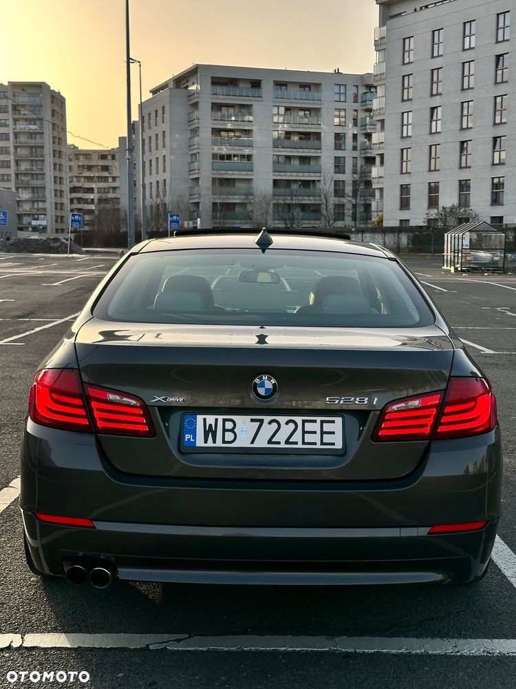 BMW Seria 5 528i xDrive Sport-Aut - 3