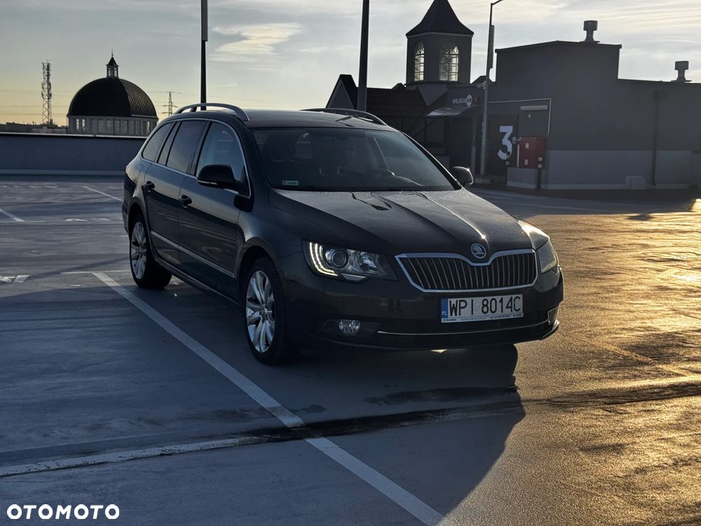 Skoda Superb 2.0 TDI Ambition - 14