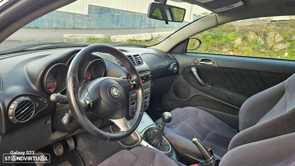 Alfa Romeo GT 1.9 JTD M-JET Distinctive - 14