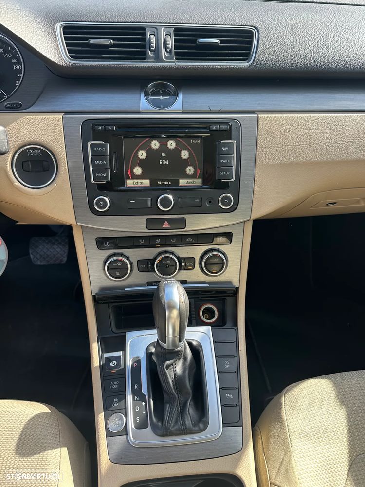 VW Passat Variant - 22