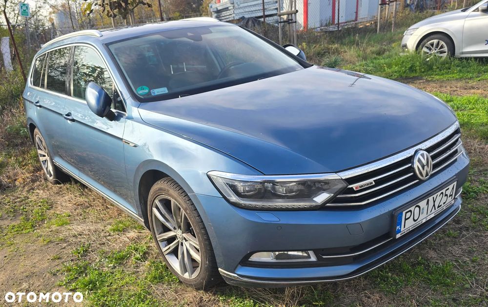 Volkswagen Passat - 1