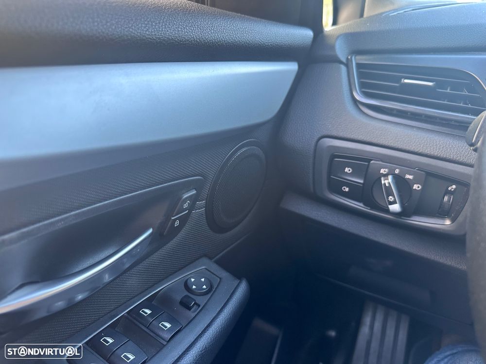 BMW 216 Active Tourer d Corporate Edition - 16