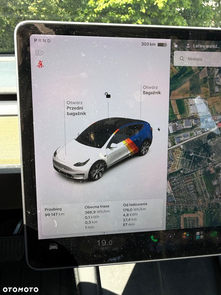 Tesla Model Y Long Range Dual Motor AWD - 11