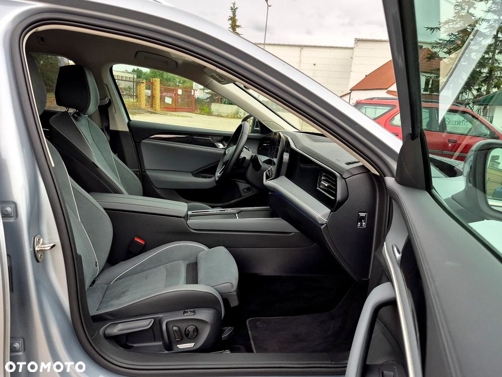 Volkswagen Passat 2.0 TDI SCR DSG Business - 12