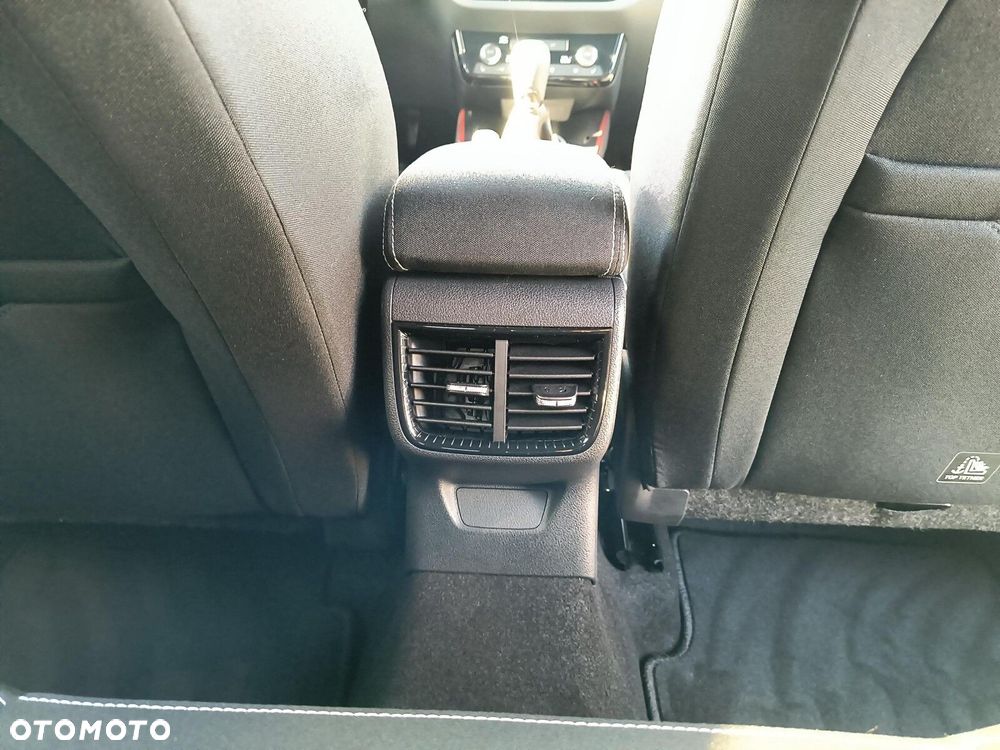 Skoda Fabia 1.0 TSI Monte Carlo - 36