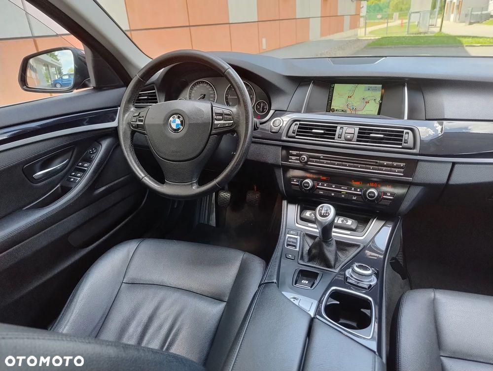 BMW Seria 5 518d - 14