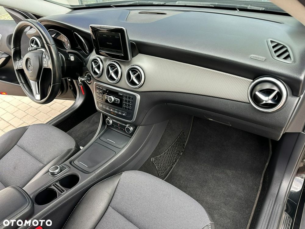Mercedes-Benz GLA 200 7G-DCT Style - 15