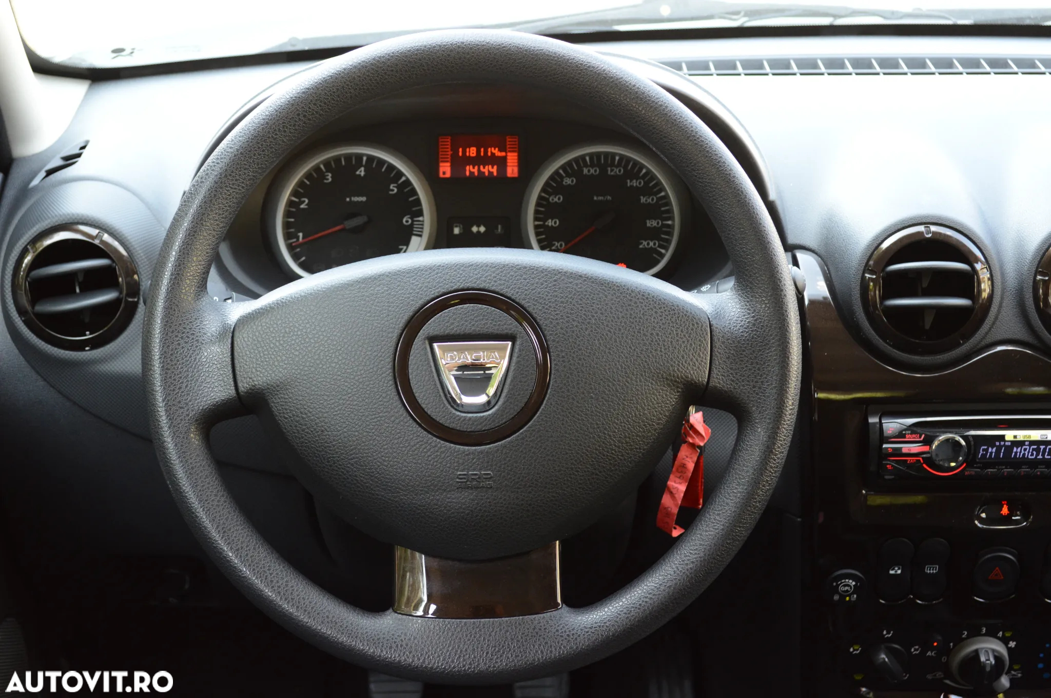 Dacia Duster 1.6 4x2 Laureate - 25