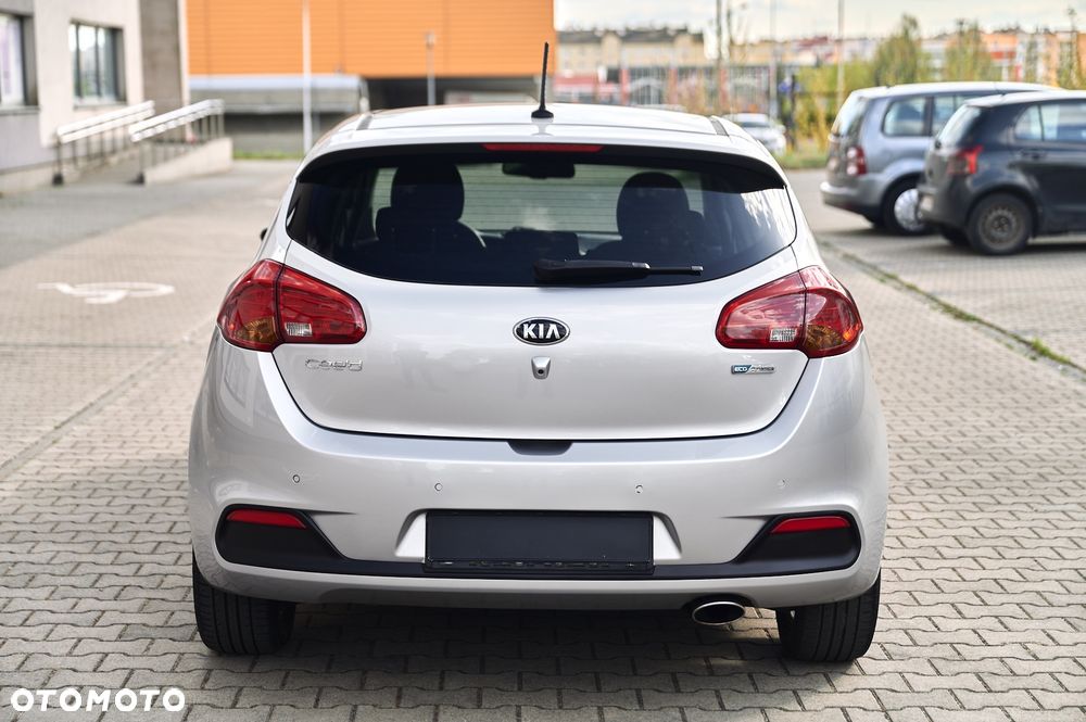 Kia Ceed 1.6 CRDi 128 Spirit - 11