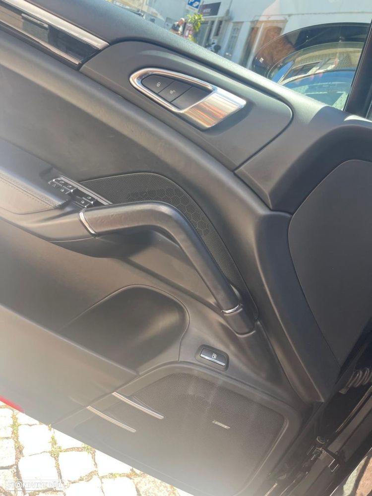 Porsche Cayenne S E-Hybrid - 23