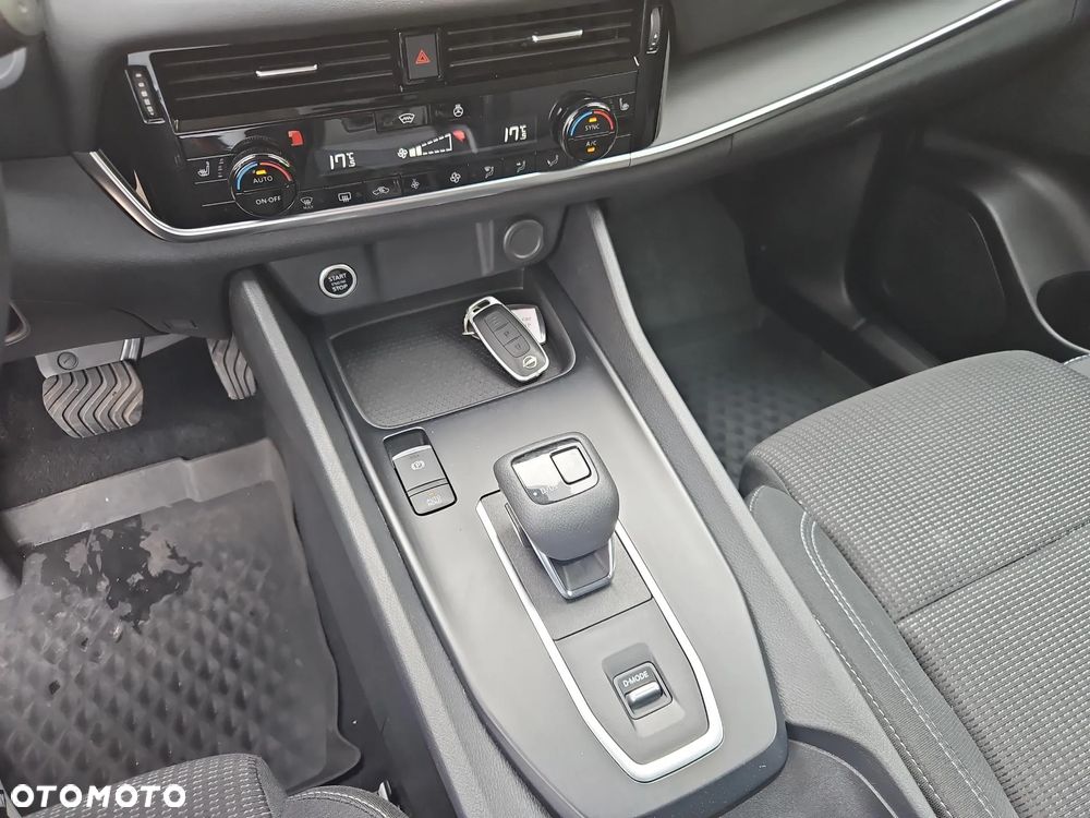 Nissan Qashqai 1.3 DIG-T mHEV Acenta Xtronic - 16