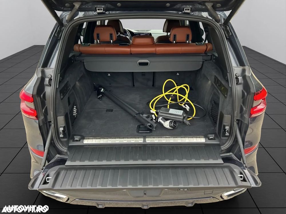 BMW X5 xDrive45e - 11