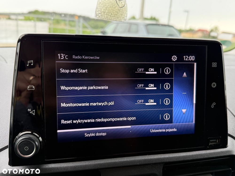 Toyota PROACE City/3 osobowa/klima/parktronik przód i tył/tempomat/czujnik zmierzchu i deszczu/ regał - 25