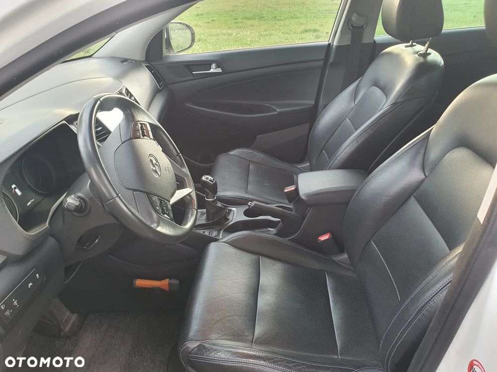 Hyundai Tucson 1.6 GDI BlueDrive GO 2WD - 31