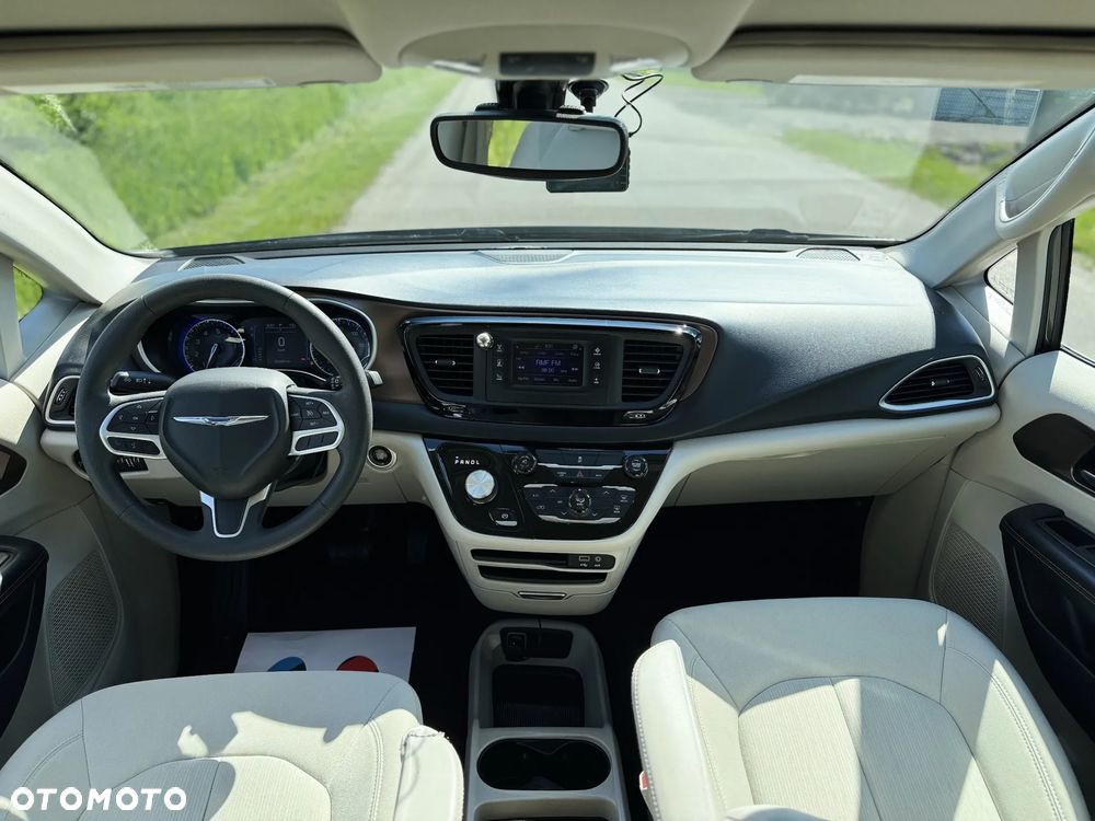 Chrysler Pacifica - 37