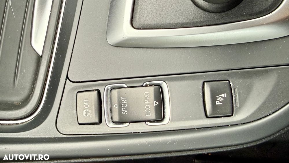 BMW Seria 3 320d Aut. Sport Line - 23