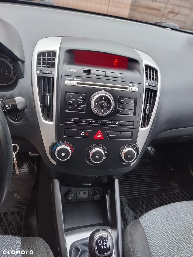 Kia ProCeed 1.4 L - 11