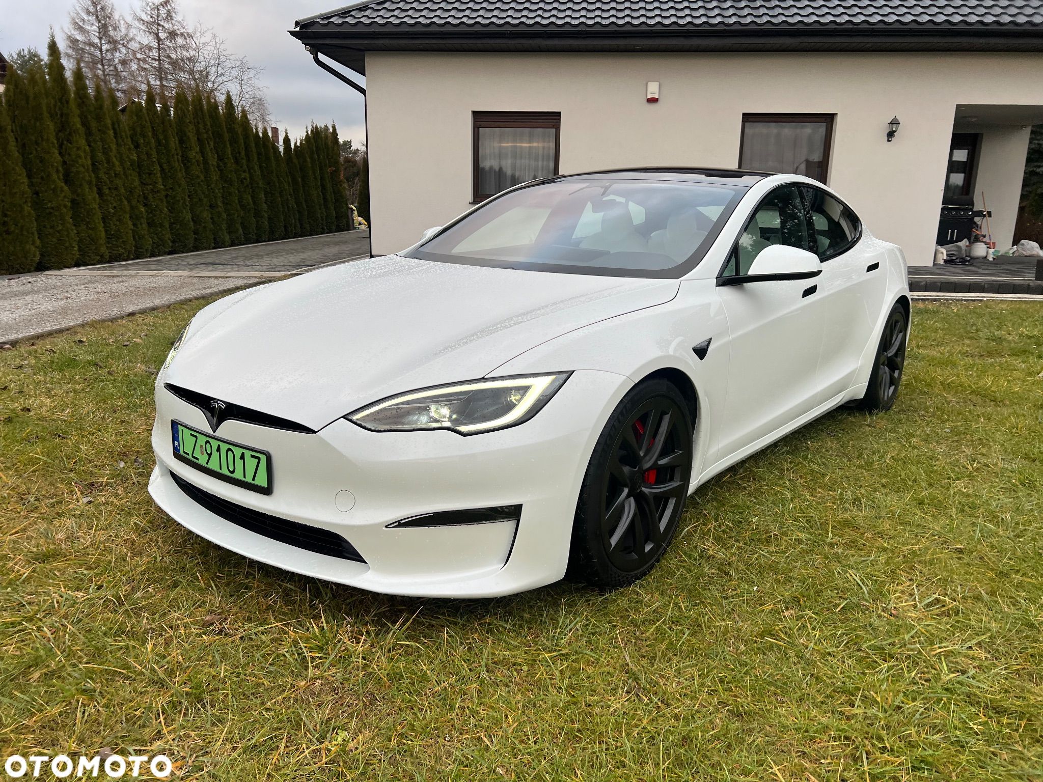 Tesla Model S - 1