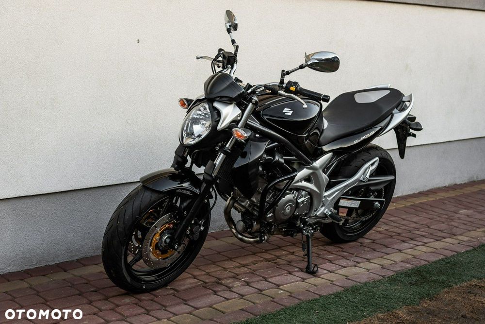 Suzuki Gladius - 7
