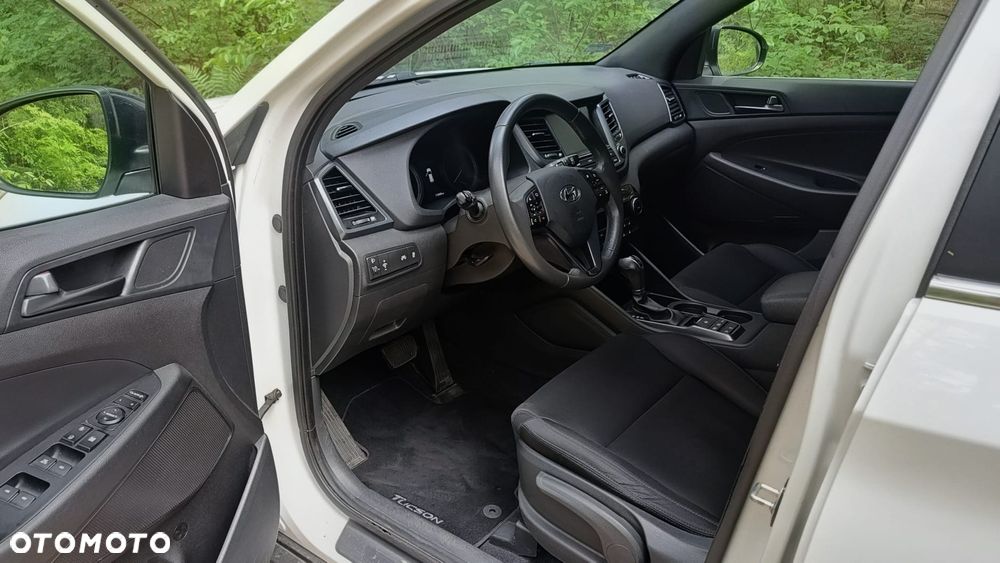 Hyundai Tucson blue 1.7 CRDi 2WD DCT Style - 11