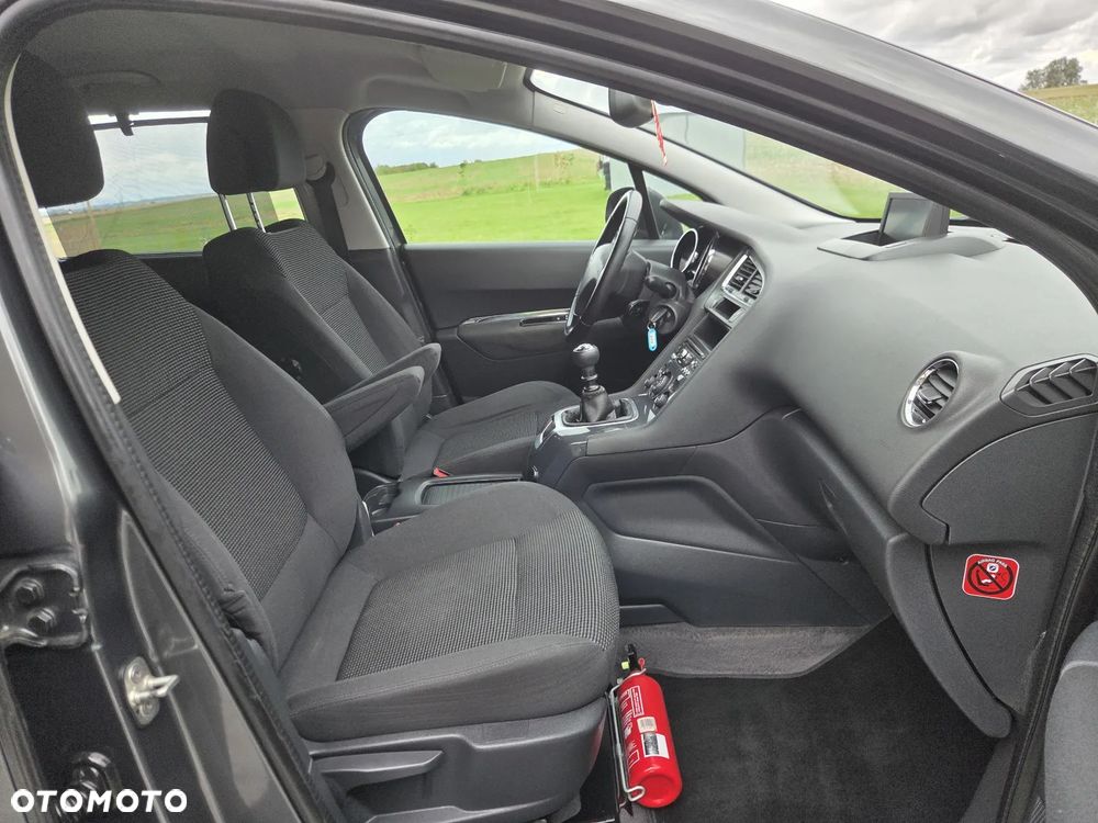 Peugeot 5008 HDI 115 Active - 16