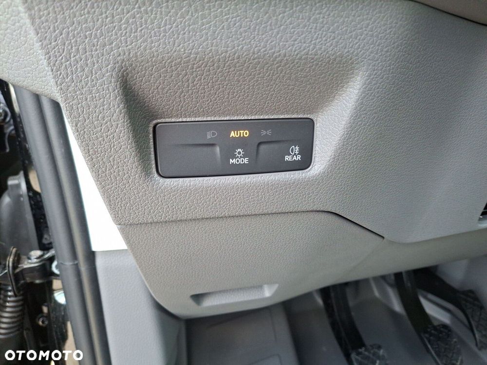 Volkswagen Crafter Furgon 4490 - 23