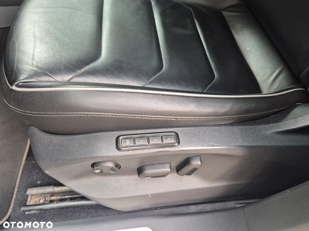Volkswagen Tiguan - 11