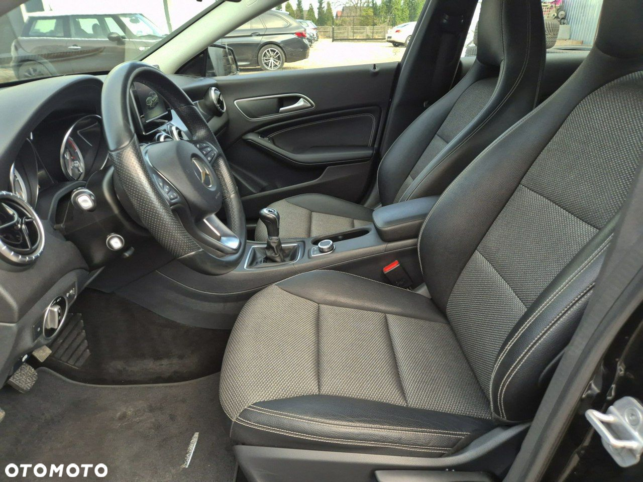 Mercedes-Benz CLA - 14
