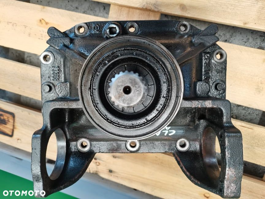 Środek osi Claas Arion 650 {Carraro 13X32} - 5