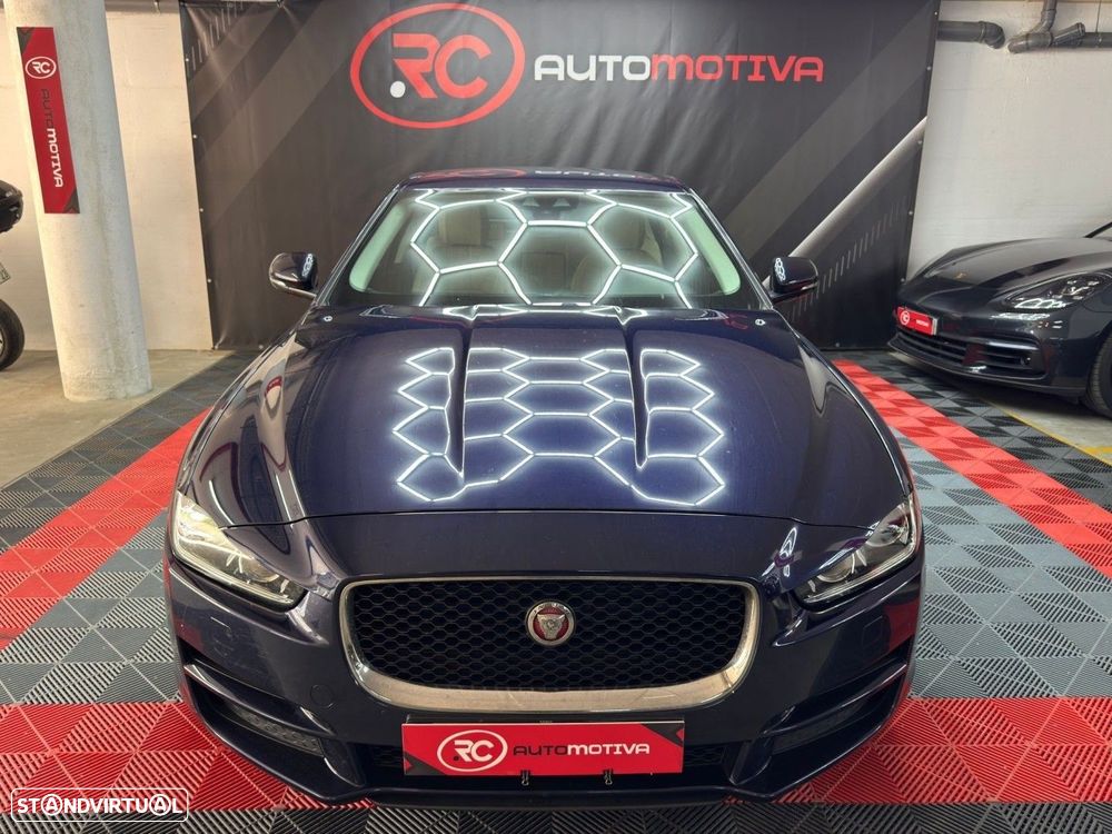 Jaguar XE 2.0 D Prestige - 2