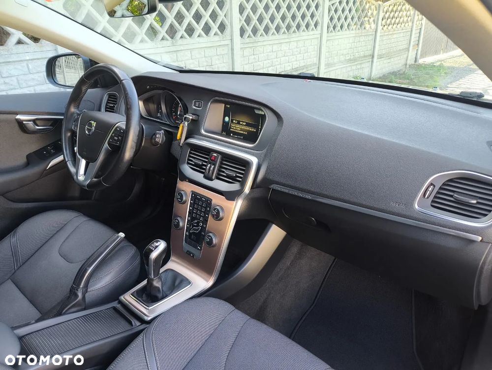 Volvo V40 D3 Momentum - 17