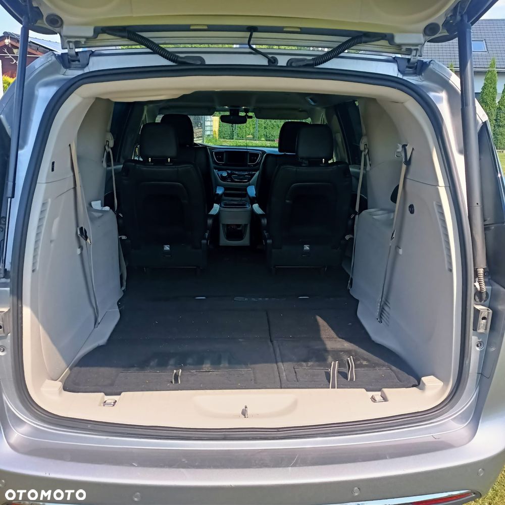 Chrysler Pacifica - 9